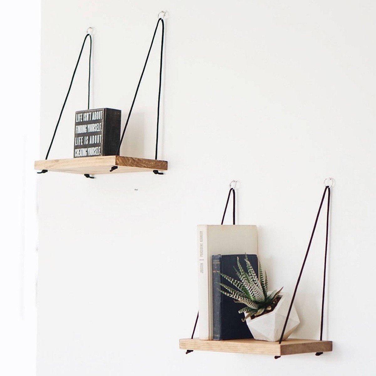 Hanah Home Sada 2 nástěnných polic Shelf ořech