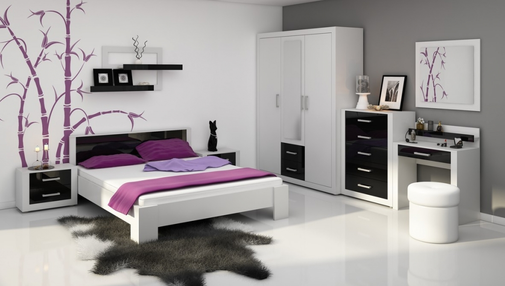 ArtCross Manželská postel VIKI 10 | s roštem 160 x 200 cm Barva: Švestka / černý lesk